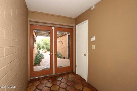 6033 E Carnation Cir, Phoenix, AZ 85018 photo 5