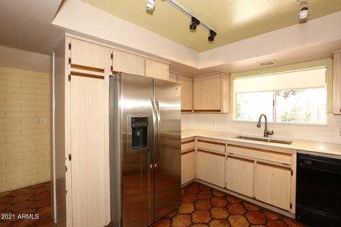 6033 E Carnation Cir, Phoenix, AZ 85018 photo 10
