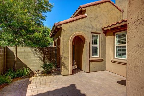 3917 E Half Hitch Pl, Phoenix, AZ 85050 photo 4