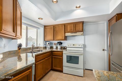 3338 E Siesta Ln, Phoenix, AZ 85050 photo 8
