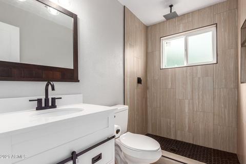 3041 N 39th Dr, Phoenix, AZ 85019 photo 9