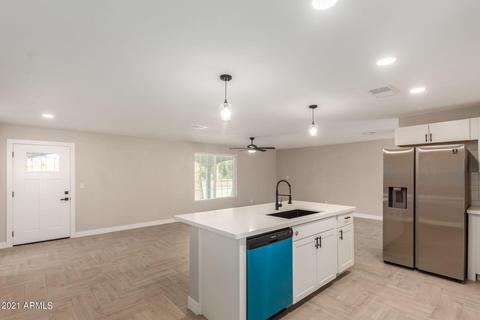3041 N 39th Dr, Phoenix, AZ 85019 photo 6