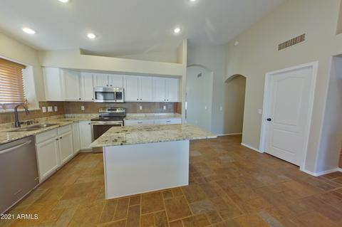 2042 E Smoke Tree Rd, Gilbert, AZ 85296 photo 6