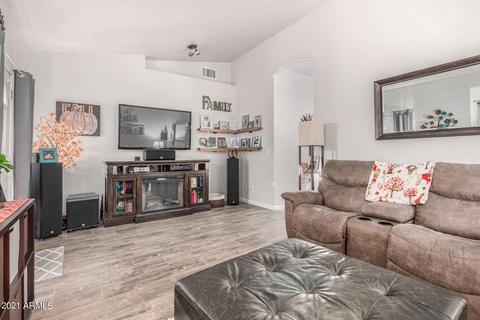 65 W Melody Dr, Gilbert, AZ 85233 photo 2