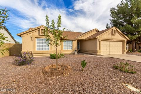 907 N Falcon Dr, Gilbert, AZ 85234 photo 1