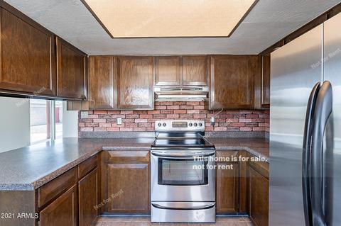 2931 E Laurel Ln, Phoenix, AZ 85028 photo 2