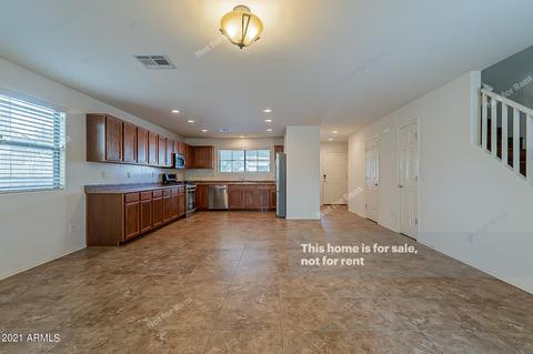 3919 E Branham Ln, Phoenix, AZ 85042 photo 8