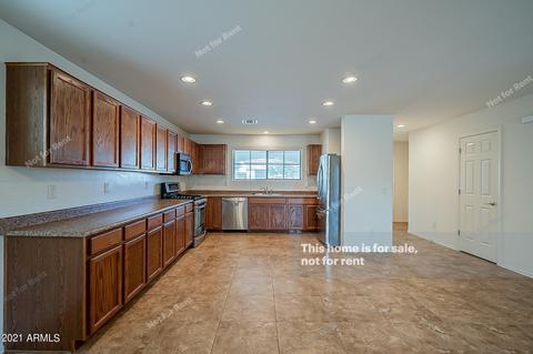 3919 E Branham Ln, Phoenix, AZ 85042 photo 2