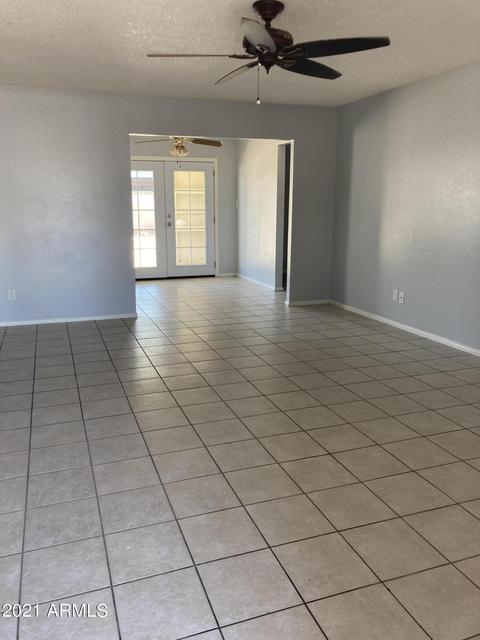 3207 N 64th Dr, Phoenix, AZ 85033 photo 4