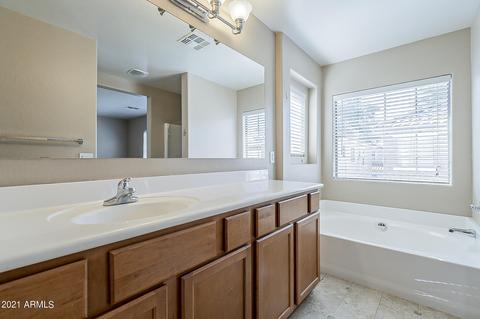 3884 E Santa Fe Ln, Gilbert, AZ 85297 photo 8