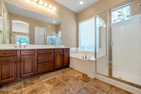 6887 S Pinehurst Dr, Gilbert, AZ 85298 photo 13