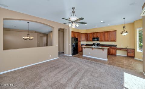 6887 S Pinehurst Dr, Gilbert, AZ 85298 photo 2