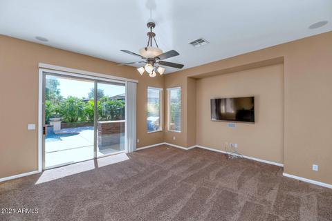 6887 S Pinehurst Dr, Gilbert, AZ 85298 photo 4