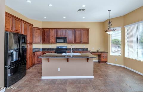 6887 S Pinehurst Dr, Gilbert, AZ 85298 photo 5