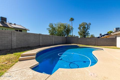 4137 W Crocus Dr, Phoenix, AZ 85053 photo 2