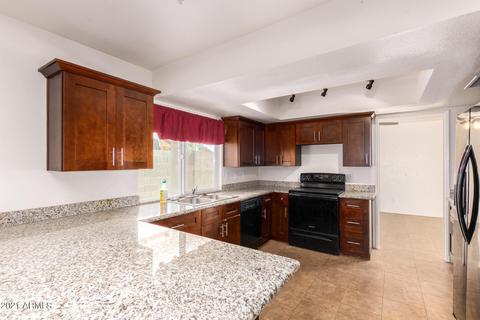 4137 W Crocus Dr, Phoenix, AZ 85053 photo 5