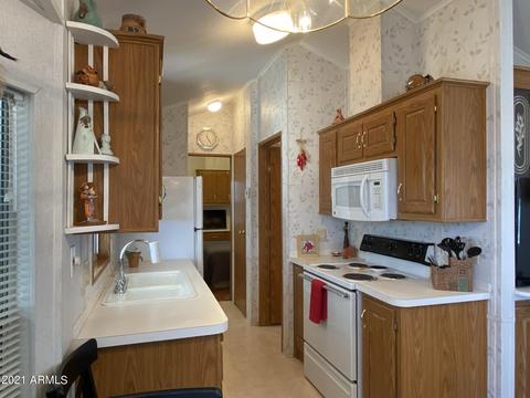 114 E Cholla Ln, Florence, AZ 85132 photo 3