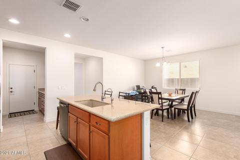 2674 E Cherry Hill Dr E, Gilbert, AZ 85298 photo 3