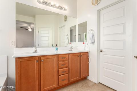 2674 E Cherry Hill Dr E, Gilbert, AZ 85298 photo 9