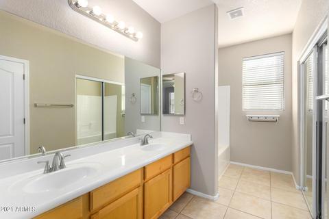 3632 E Sebastian Ln, Gilbert, AZ 85297 photo 5