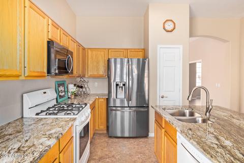 204 E Spur Ave, Gilbert, AZ 85296 photo 17