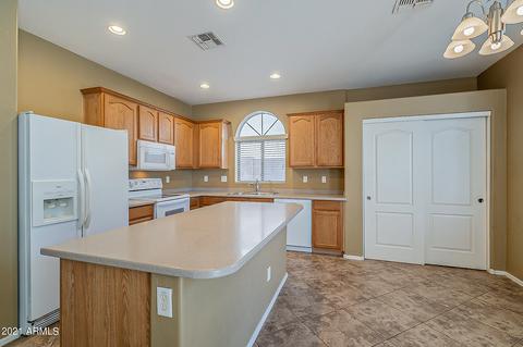 3878 S Dew Drop Ln, Gilbert, AZ 85297 photo 4