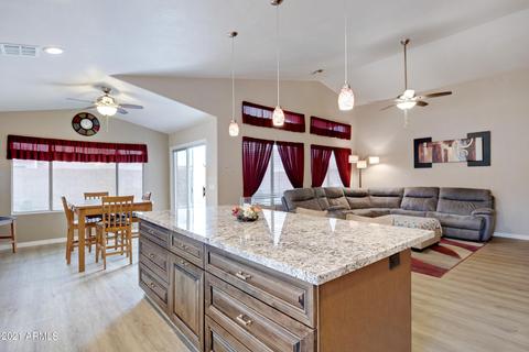 11365 E Downing Cir, Mesa, AZ 85207 photo 9