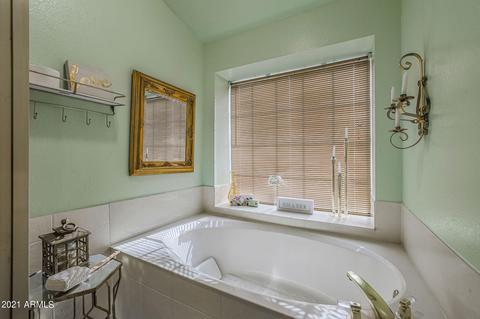 3211 E Cedarwood Ln, Phoenix, AZ 85048 photo 9