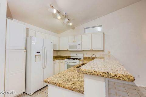 3219 E Wickieup Ln, Phoenix, AZ 85050 photo 10