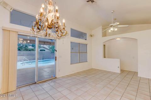 3219 E Wickieup Ln, Phoenix, AZ 85050 photo 8