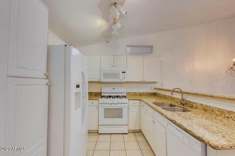 3219 E Wickieup Ln, Phoenix, AZ 85050 photo 12