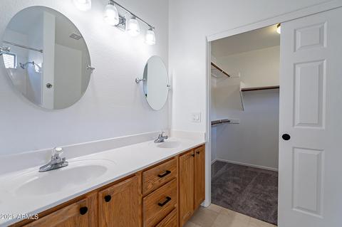 2243 E Amber Ln, Gilbert, AZ 85296 photo 11