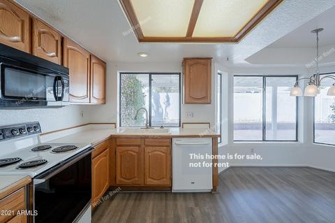 3306 E Longhorn Dr, Phoenix, AZ 85050 photo 6