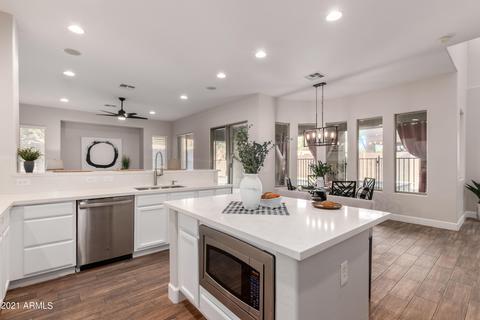 3834 E Patrick Ln, Phoenix, AZ 85050 photo 18