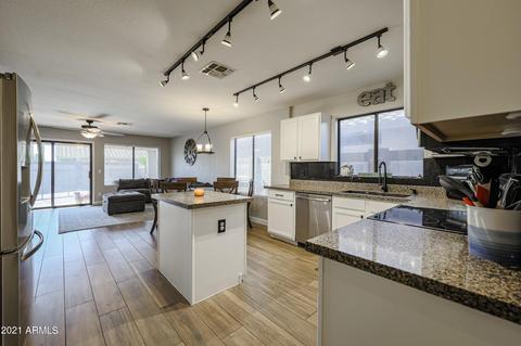 3335 E Blackhawk Dr, Phoenix, AZ 85050 photo 1