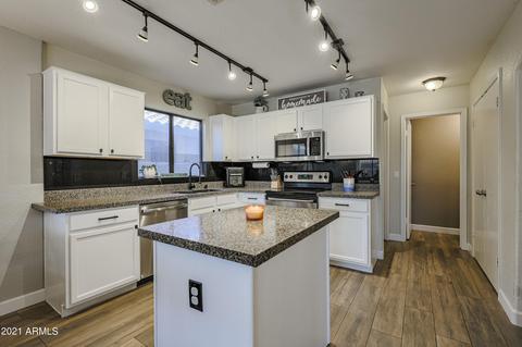 3335 E Blackhawk Dr, Phoenix, AZ 85050 photo 2