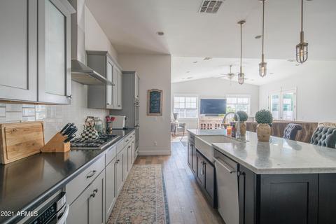 4201 E Cheery Lynn Rd, Phoenix, AZ 85018 photo 12