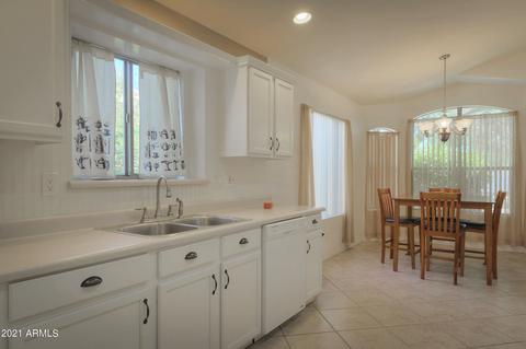 746 S Sorrell Ln, Gilbert, AZ 85296 photo 4