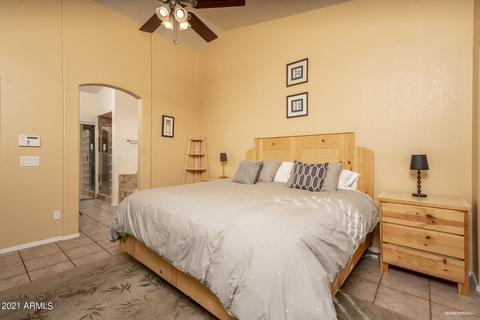 2527 E Taro Ln, Phoenix, AZ 85050 photo 9