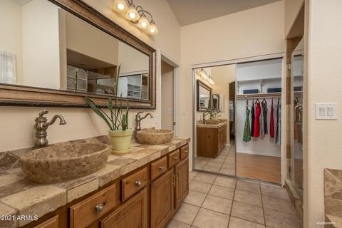 2527 E Taro Ln, Phoenix, AZ 85050 photo 10