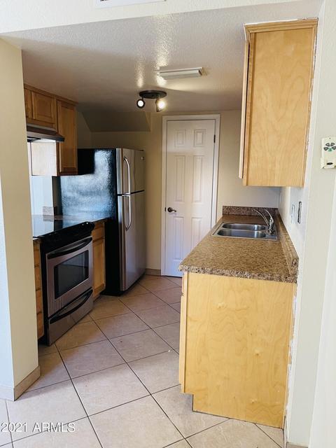 3414 W Echo Ln, Phoenix, AZ 85051 photo 7