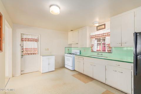 1816 E Lynne Ln, Phoenix, AZ 85042 photo 11
