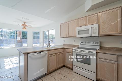 2544 E Wescott Dr, Phoenix, AZ 85050 photo 6