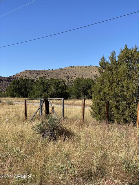 25865 W Hillcrest Dr #32, Seligman, AZ 86337