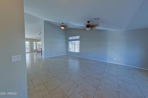 4307 E Rock Wren Rd, Phoenix, AZ 85044 photo 2