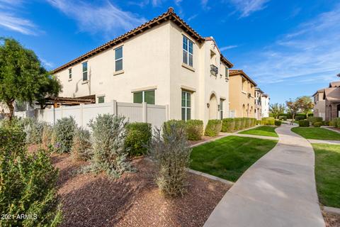 903 S Wallrade Ln, Gilbert, AZ 85296 photo 1