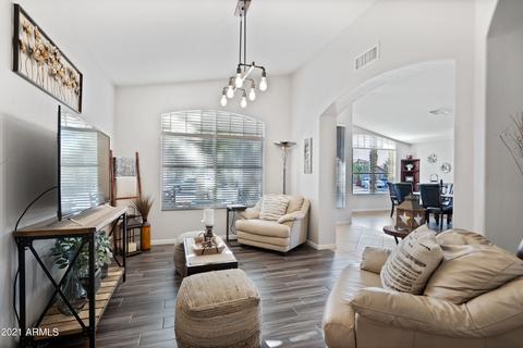 946 E Liberty Ln, Gilbert, AZ 85296 photo 4
