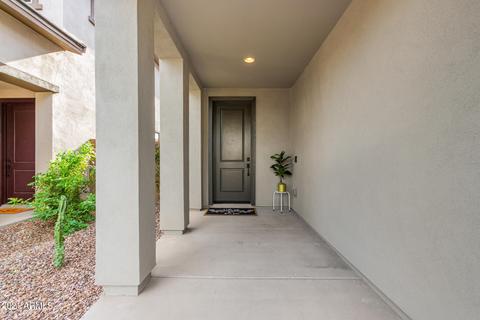 2847 E Tina Dr, Phoenix, AZ 85050 photo 3