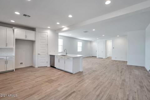 2372 E Kelly Dr, Gilbert, AZ 85298 photo 5
