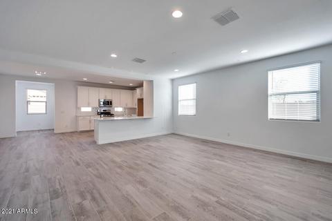 2372 E Kelly Dr, Gilbert, AZ 85298 photo 4